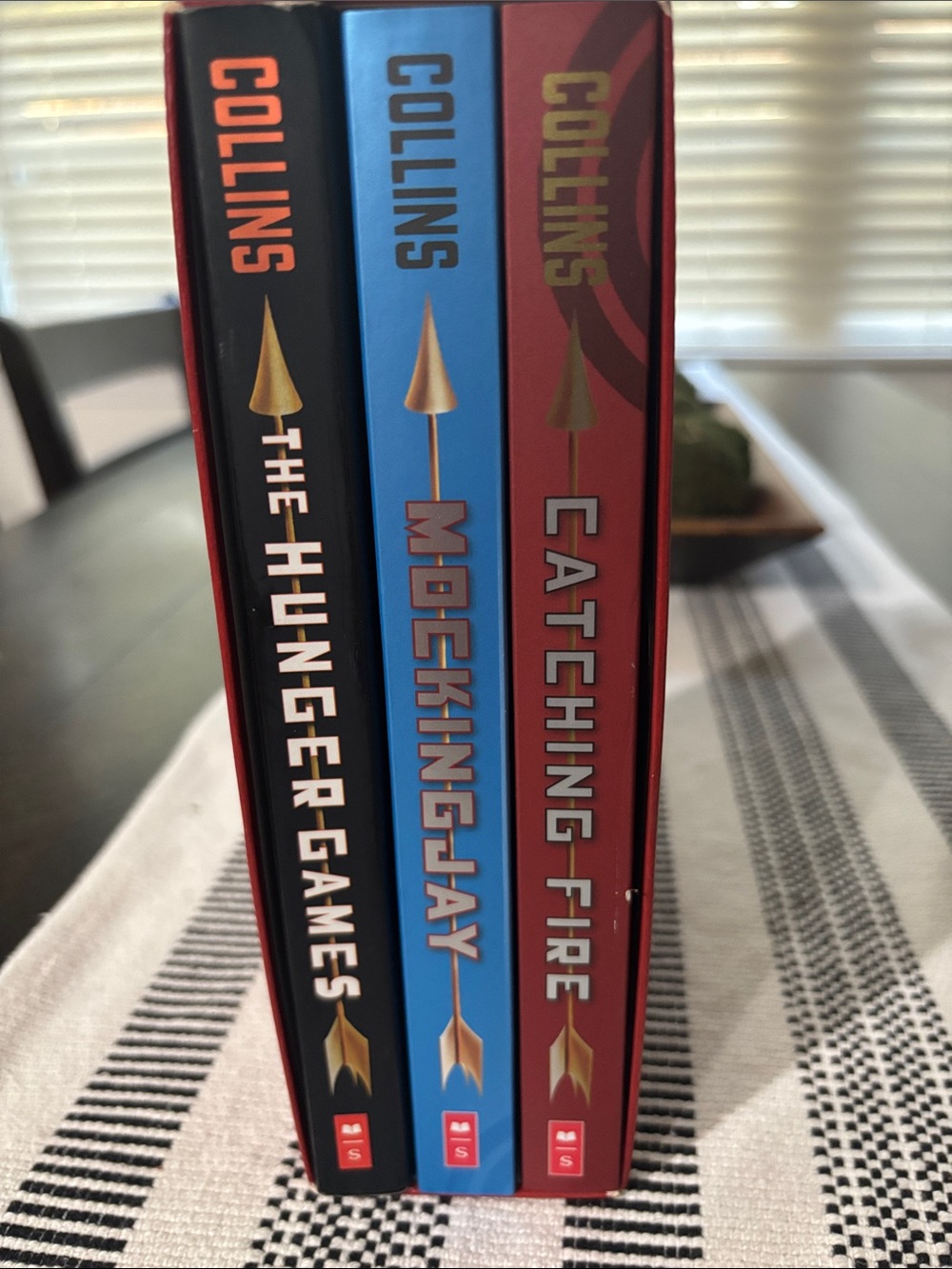 The Hunger Games Trilogy Box Set - Red, Black, Blue